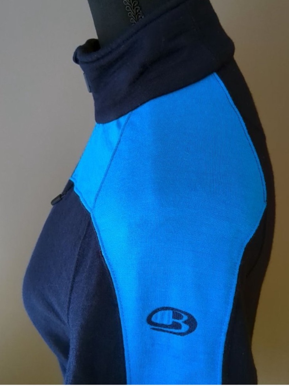 Icebreaker Sz Med Carve Mid-Layer Full-Zip Merino Wool Size Medium